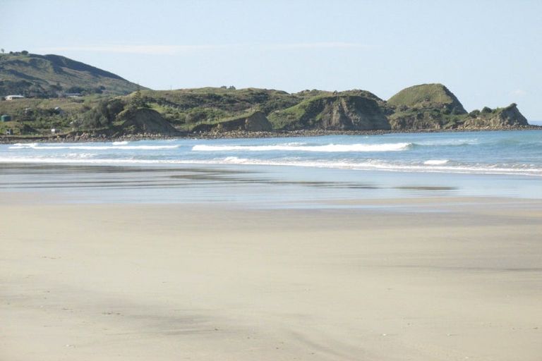 Photo of property in 7 Pukenui Drive, Mahia, 4198