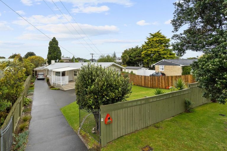 Photo of property in 89 Gloria Avenue, Te Atatu Peninsula, Auckland, 0610