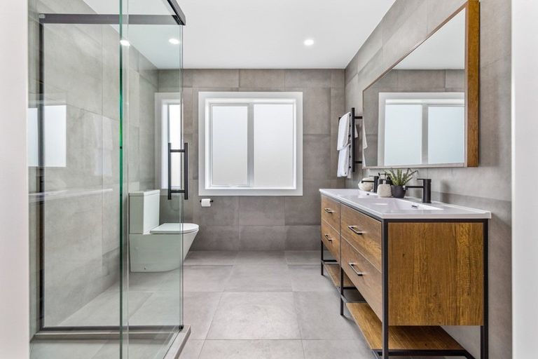 Photo of property in 1/363 Beach Road, Campbells Bay, Auckland, 0630