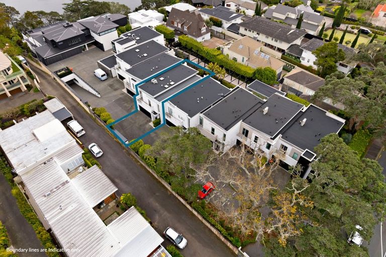 Photo of property in 5/258 Hurstmere Road, Takapuna, Auckland, 0622