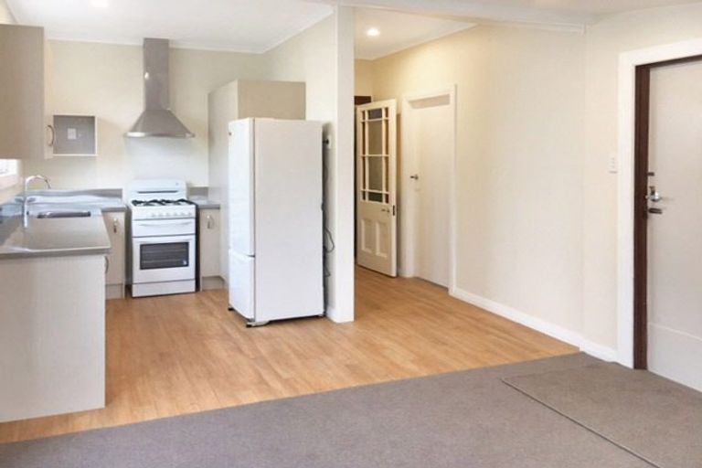 Photo of property in 94 Russell Terrace, Berhampore, Wellington, 6023