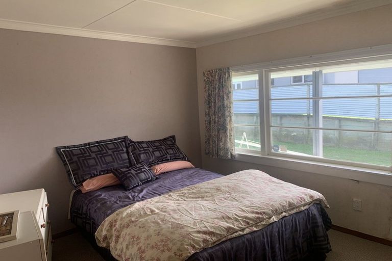 Photo of property in 11 Tawhiti Road, Hawera, 4610