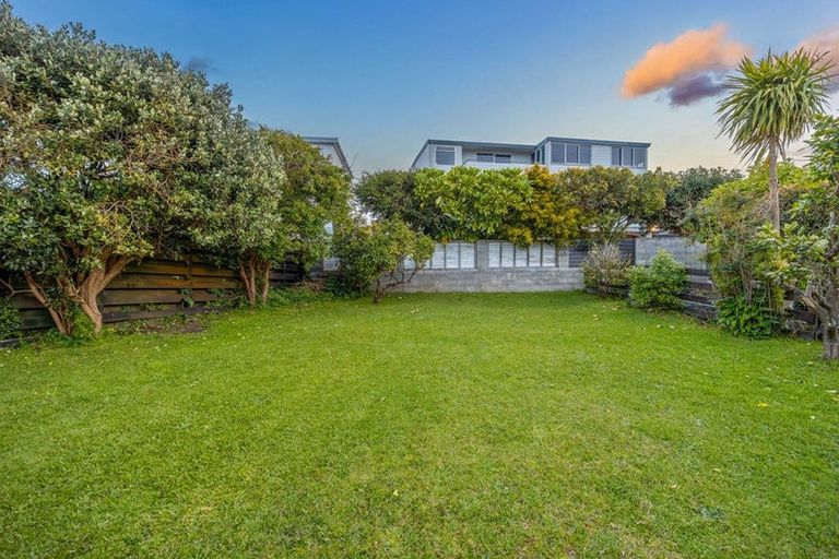 Photo of property in 2/48 Churchill Road, Murrays Bay, Auckland, 0630