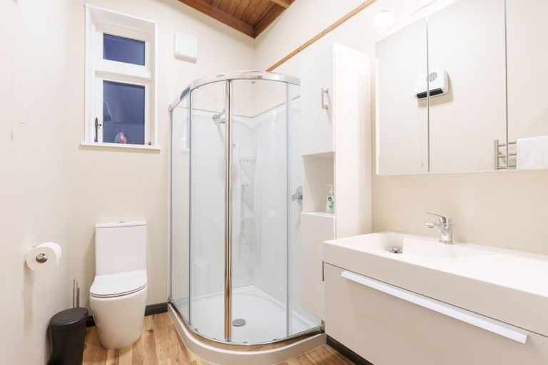 Photo of property in 143 Kenmure Road, Kenmure, Dunedin, 9011