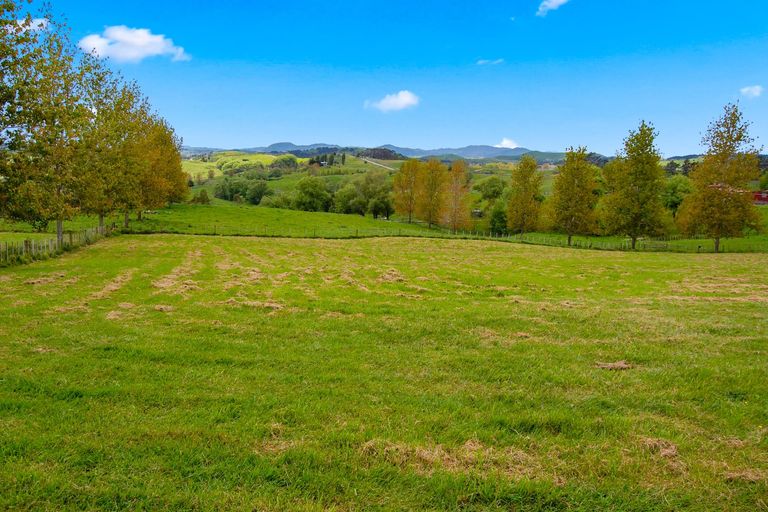 Photo of property in 54 Rangiora Road, Kaiwaka, 0573