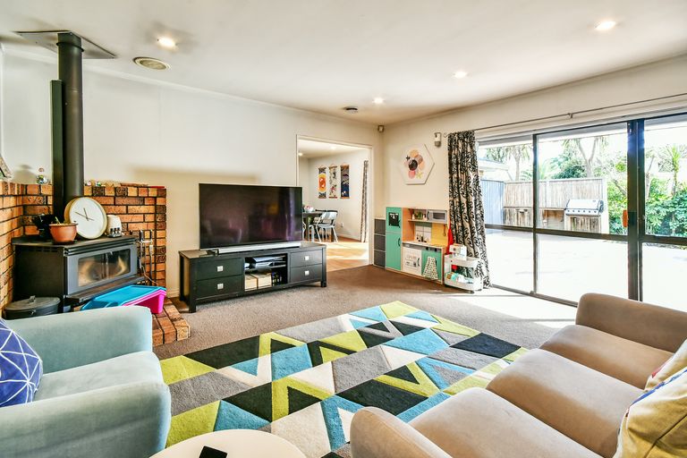 Photo of property in 26 Lorelei Place, Opaheke, Papakura, 2113