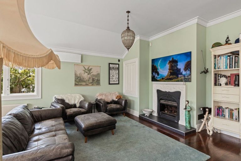 Photo of property in 122 Hine Street, New Plymouth, 4310