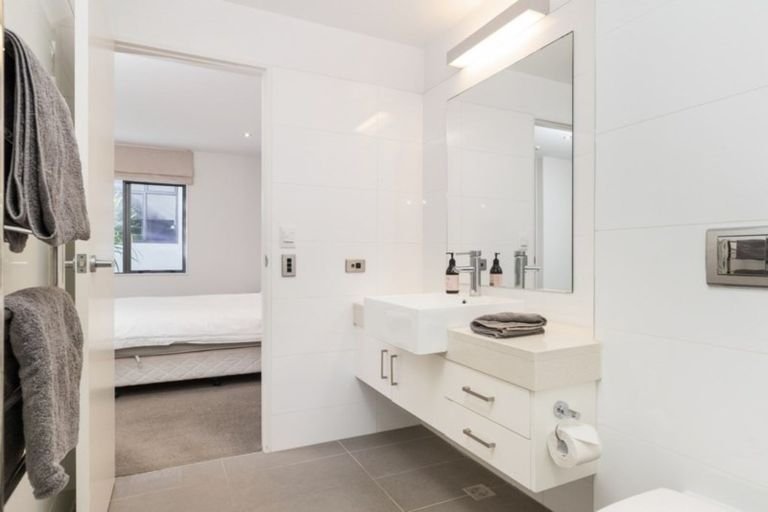 Photo of property in 5/48 Marine Parade, Mount Maunganui, 3116
