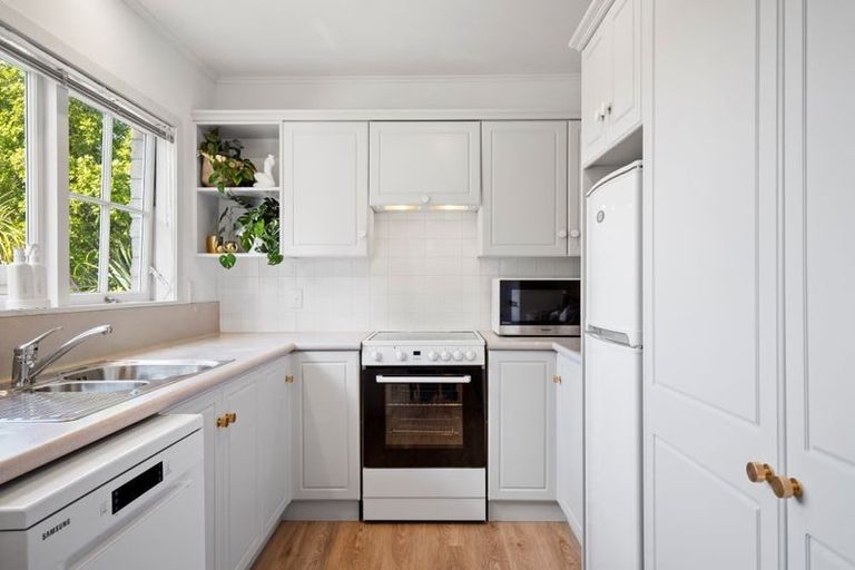 Photo of property in 7 Kowhai Place, Pukekohe, 2120