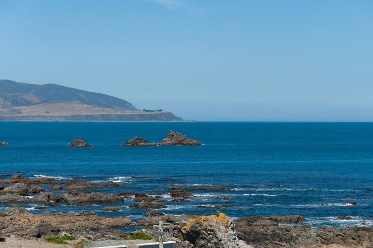 Photo of property in 12/410 The Esplanade, Island Bay, Wellington, 6023