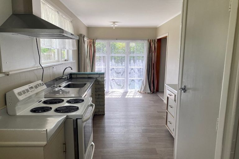 Photo of property in 17 Sheehan Road, Te Atatu South, Auckland, 0610