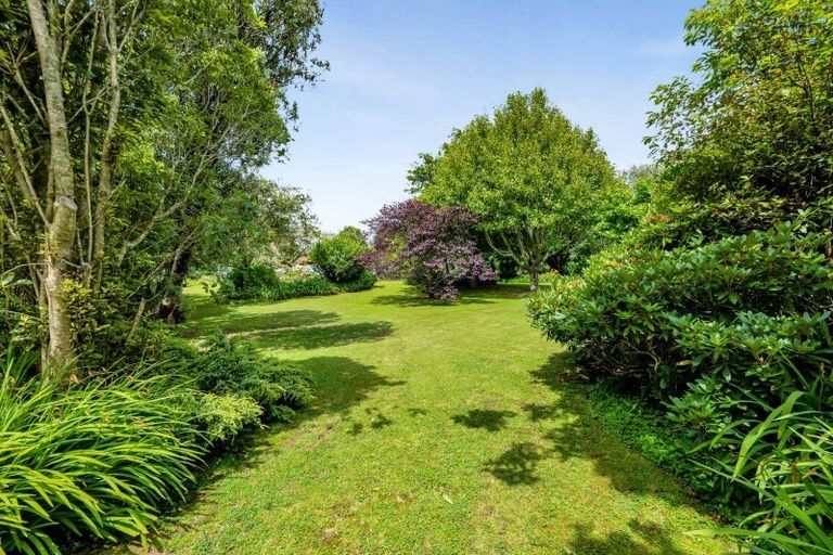 Photo of property in 37 Flint Road West, Stratford, 4332