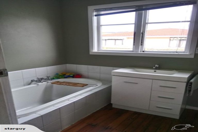 Photo of property in 3 Garden Road, Avalon, Lower Hutt, 5011