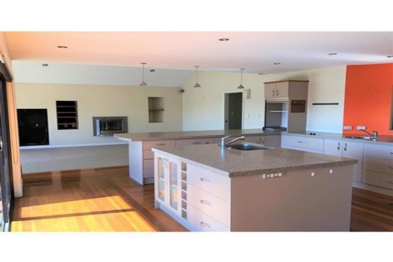 Photo of property in 34 Hayley Lane, East Tamaki Heights, Auckland, 2016