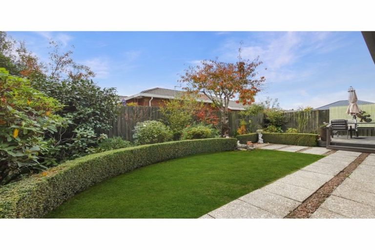 Photo of property in 356 Yaldhurst Road, Russley, Christchurch, 8042