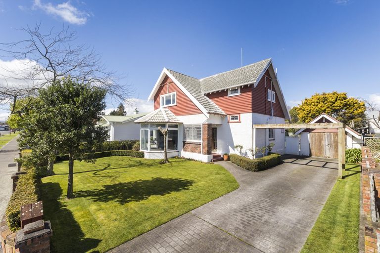 Photo of property in 34 Saint Johns Avenue, Palmerston North, 4414
