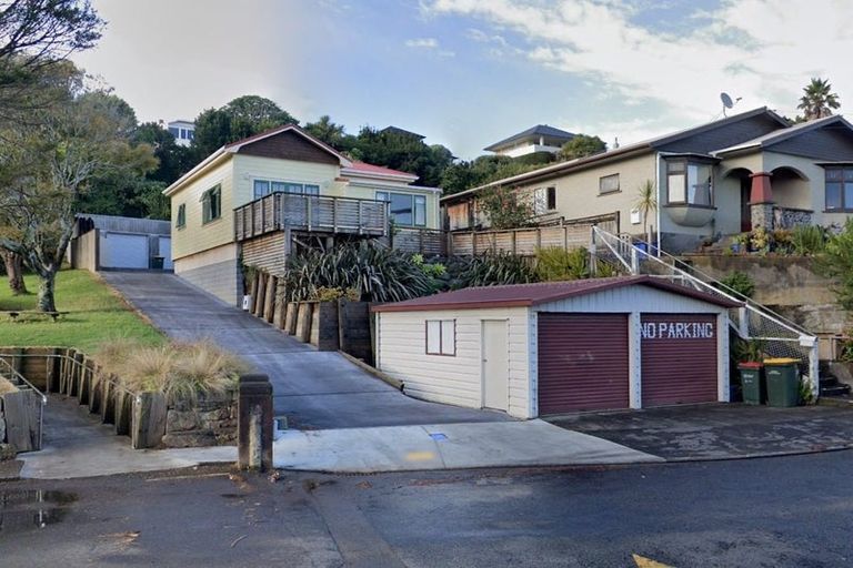 Photo of property in 32 Bonithon Avenue, Moturoa, New Plymouth, 4310