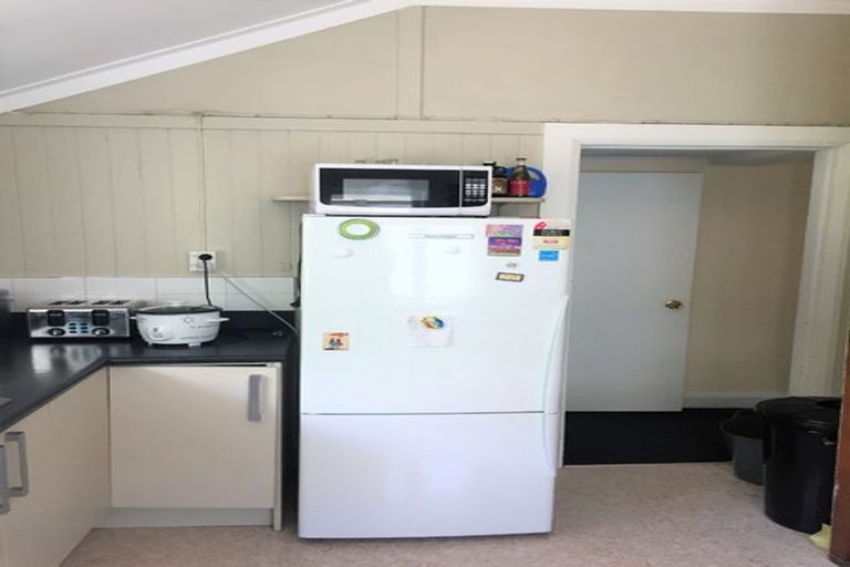 Photo of property in 17 Hankey Street, Mount Cook, Wellington, 6011