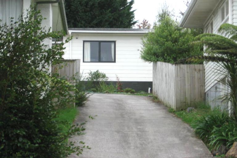 Photo of property in 19 Crystal Avenue, Glendene, Auckland, 0602