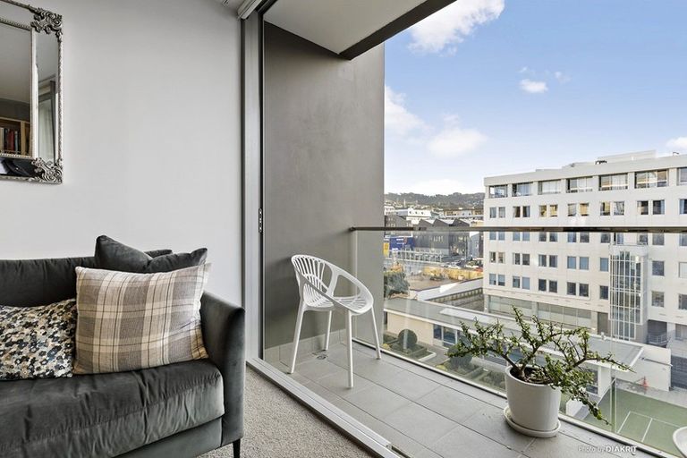 Photo of property in Sanctum Apartment, 10 Ebor Street, Te Aro, Wellington, 6011