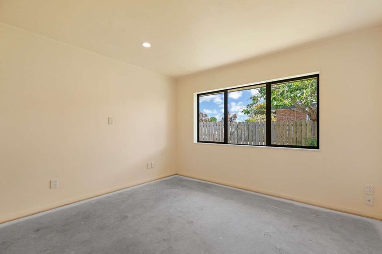 Photo of property in 10 Magnolia Drive, Waiuku, 2123