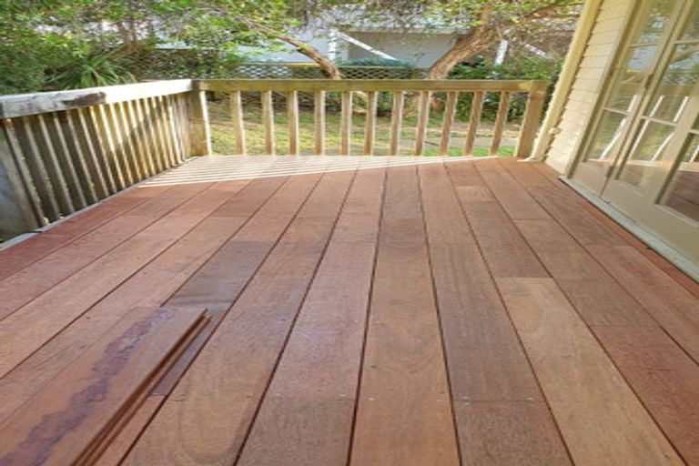 Photo of property in 17c Arran Road, Browns Bay, Auckland, 0630