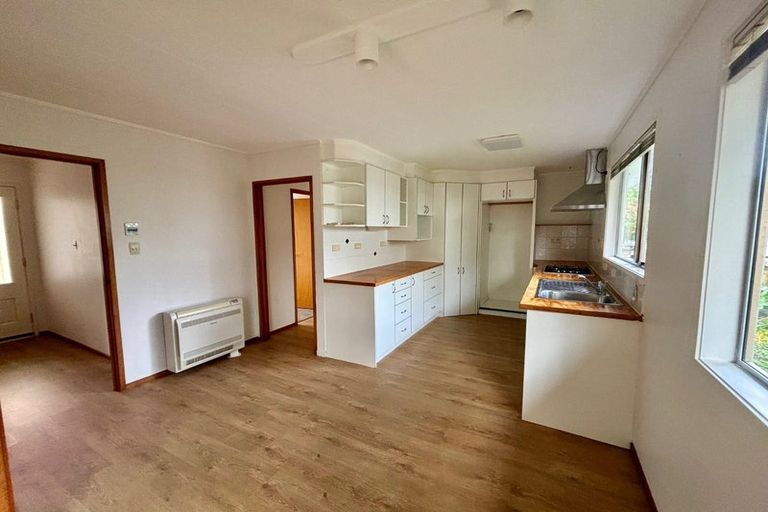 Photo of property in 1/114 Canongate Street, Birkdale, Auckland, 0626