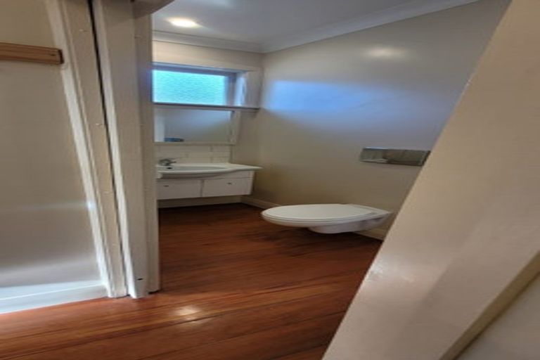 Photo of property in 40 Birdwood Road, Waterloo, Lower Hutt, 5011