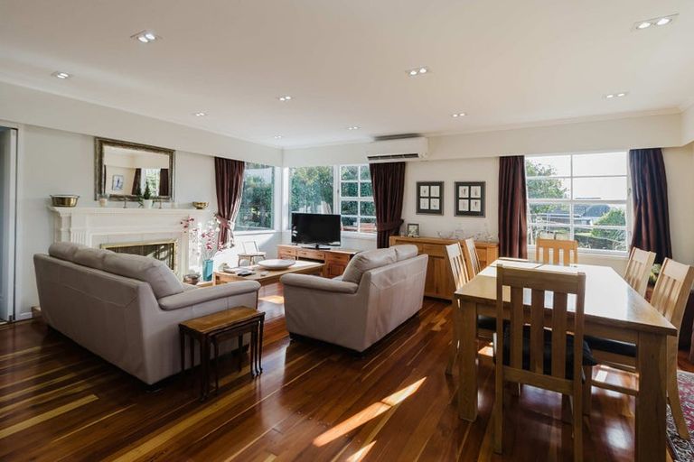 Photo of property in 28 Caesars Place, Churton Park, Wellington, 6037