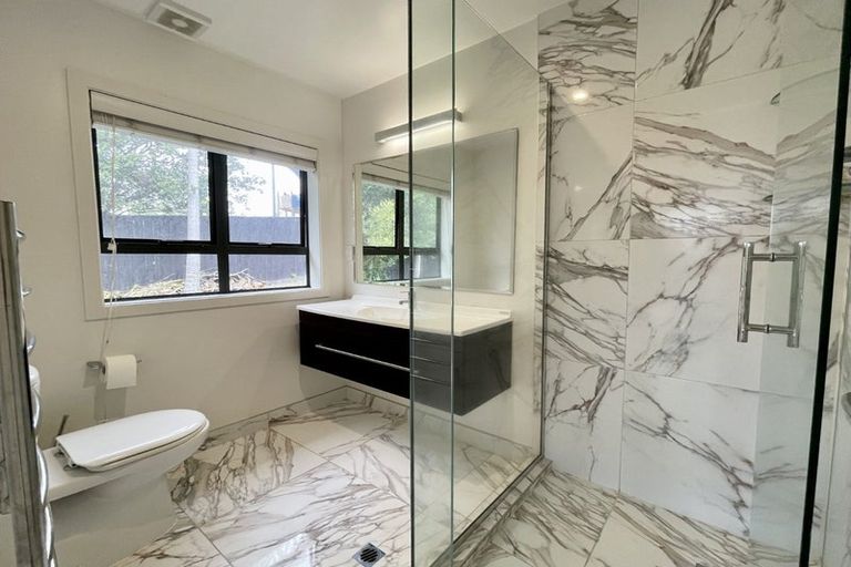 Photo of property in 1/86 Saddleback Rise, Murrays Bay, Auckland, 0630