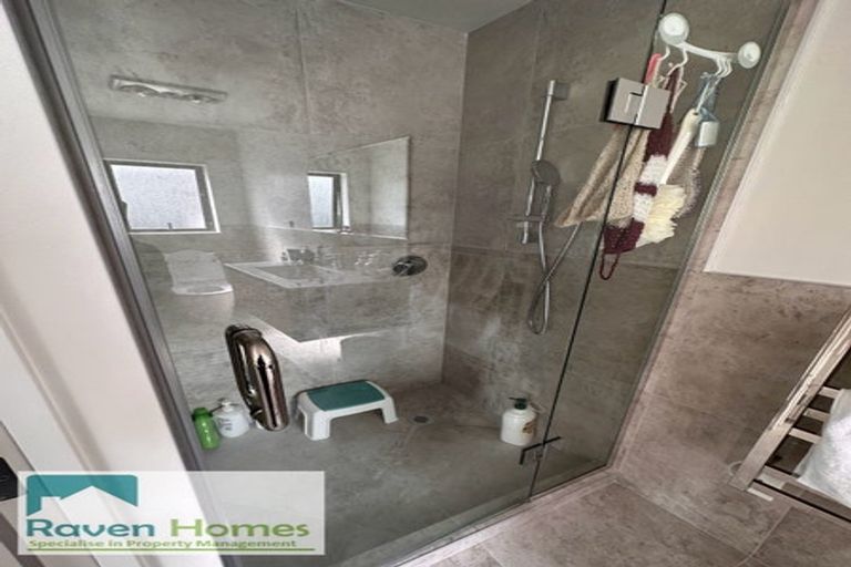 Photo of property in 40a Nui Mana Place, Te Atatu South, Auckland, 0610