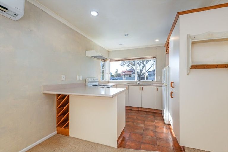 Photo of property in 106 Cook Street, West End, Palmerston North, 4410