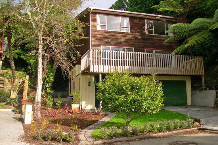 Photo of property in 68 Homewood Crescent, Karori, Wellington, 6012