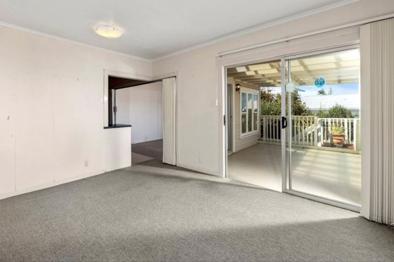 Photo of property in 35 Bayview Road, Browns Bay, Auckland, 0630