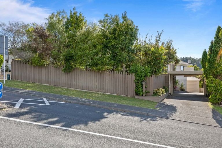 Photo of property in 6 Spinella Drive, Bayview, Auckland, 0629