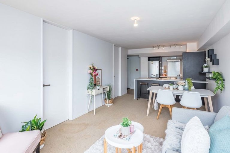 Photo of property in 8b Finlay Terrace, Mount Cook, Wellington, 6021