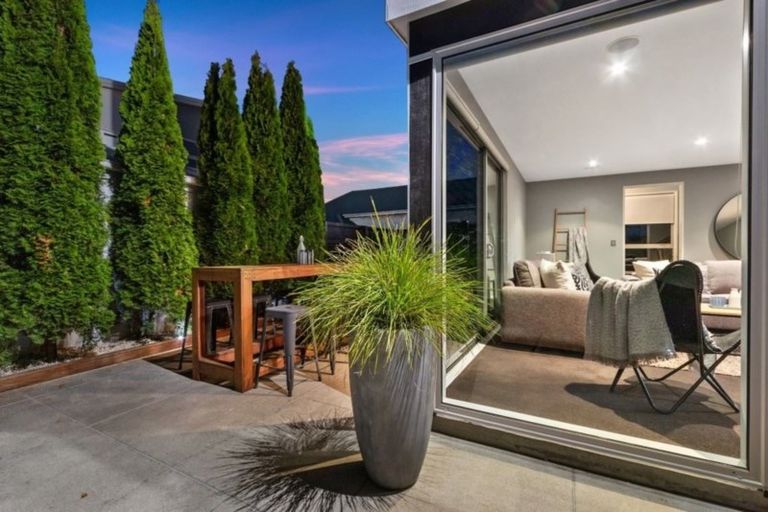 Photo of property in 128a Holly Road, St Albans, Christchurch, 8014