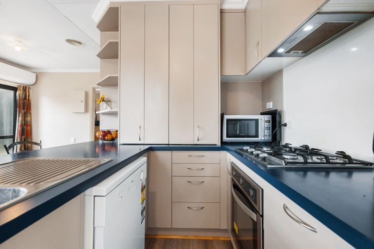 Photo of property in 2 Gavan Street, Cromwell, 9310