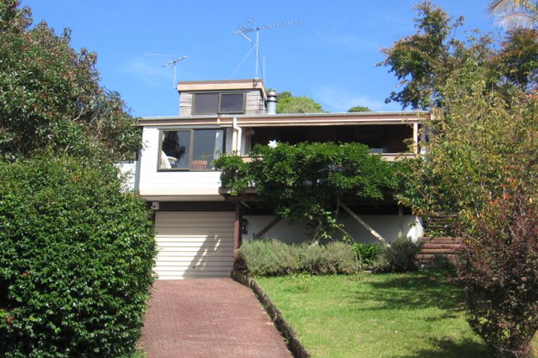 Photo of property in 19 Miraka Place, Birkenhead, Auckland, 0626