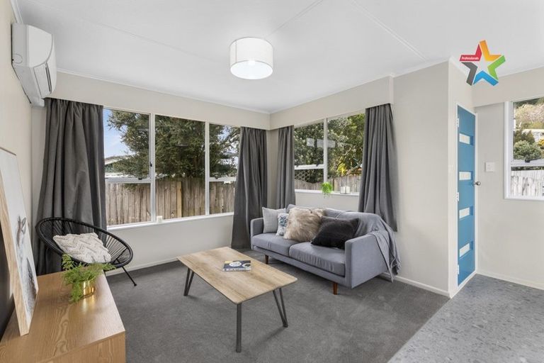 Photo of property in 15b Pencarrow Crescent, Wainuiomata, Lower Hutt, 5014