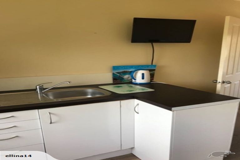 Photo of property in 1/46 Blakeborough Drive, Forrest Hill, Auckland, 0620