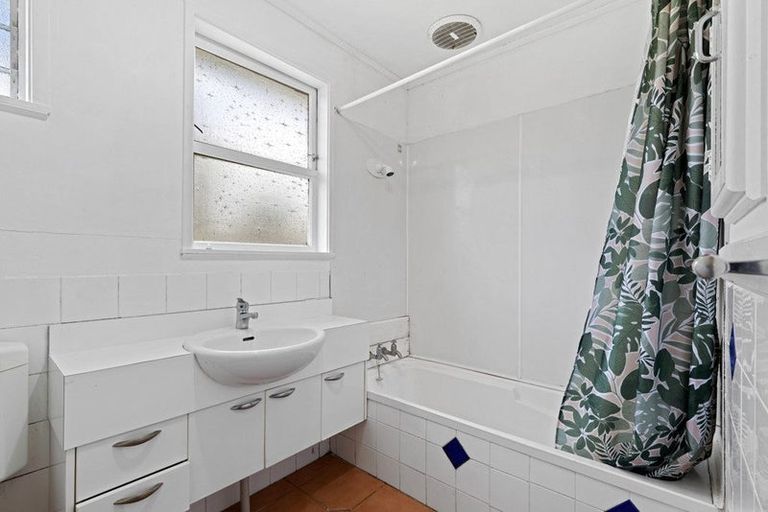 Photo of property in 29 Castleton Street, Birkdale, Auckland, 0626