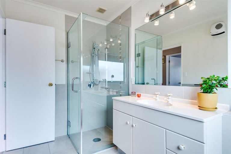 Photo of property in 28 Balmoral Street, Taradale, Napier, 4112