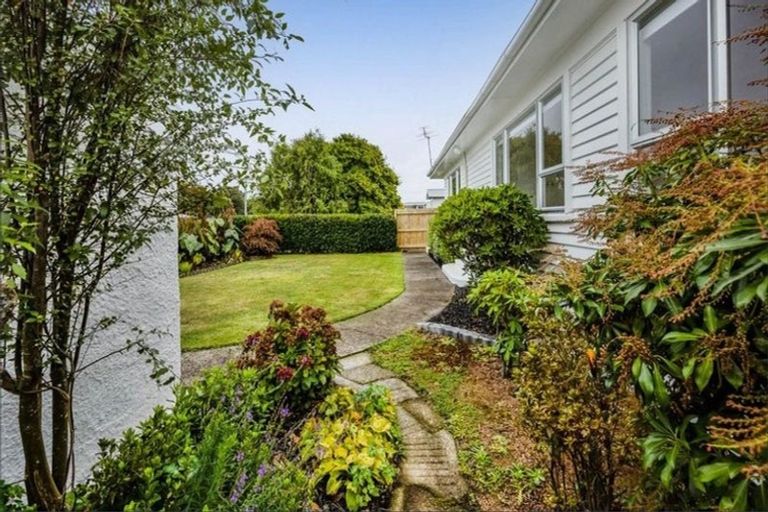 Photo of property in 5 Nikau Street, Inglewood, 4330