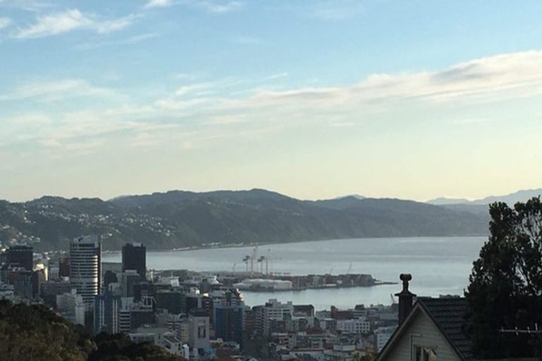 Photo of property in 3c/145 Ohiro Road, Brooklyn, Wellington, 6021