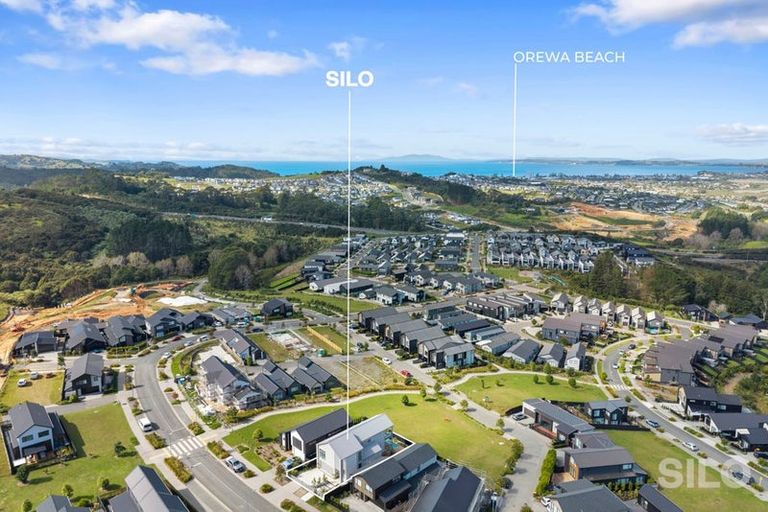 Photo of property in 35 Kikorangi Drive, Wainui, Silverdale, 0992