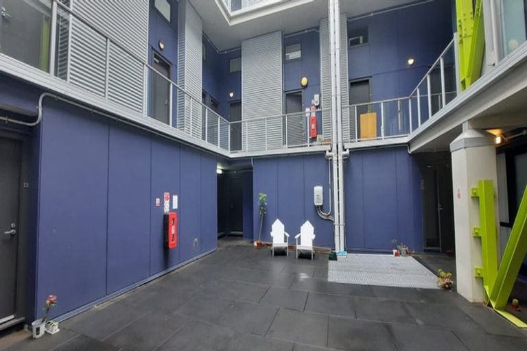 Photo of property in Urbane Apartments, 15/29 Webb Street, Mount Cook, Wellington, 6011