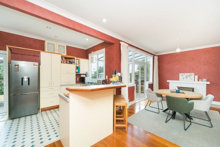 Photo of property in 8 Russell Street, Palmerston North, 4414