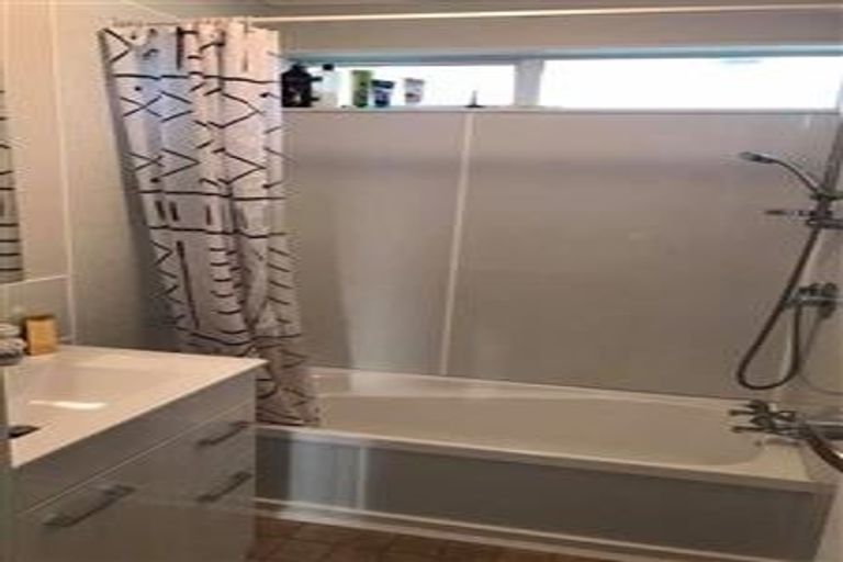 Photo of property in 124 Makarini Street, Paraparaumu, 5032