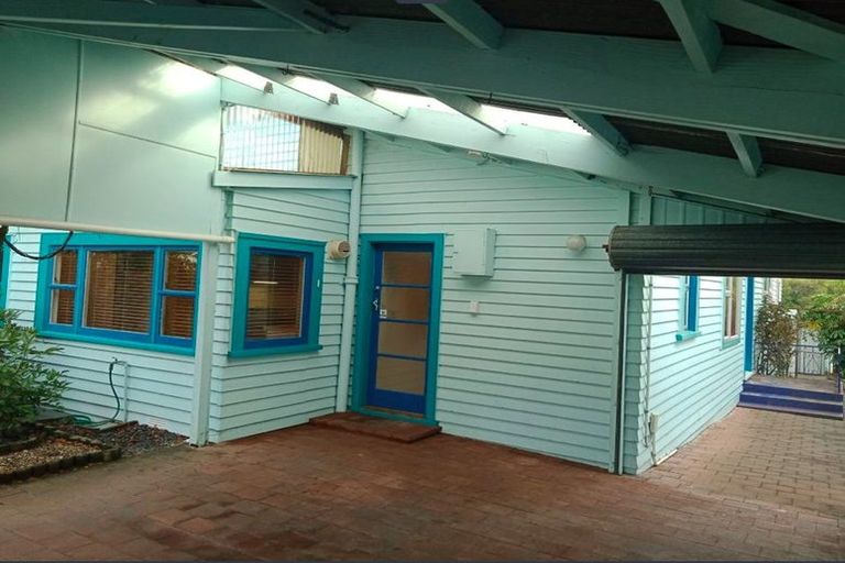 Photo of property in 18 Selwyn Road, Hospital Hill, Napier, 4110